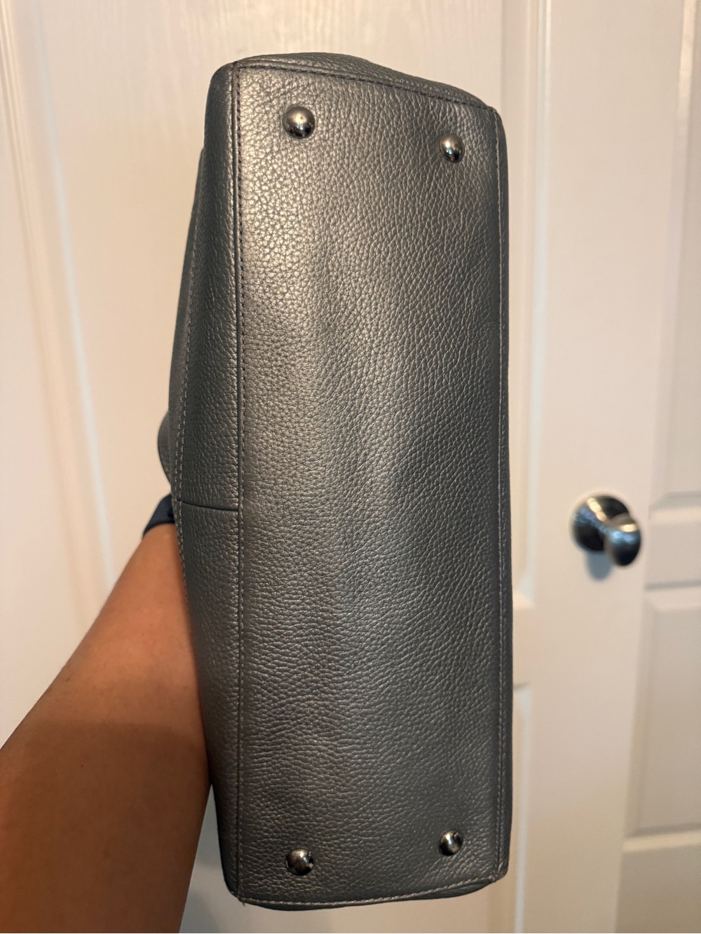Classic Gray Leather Tote Bag - Picture 9 of 11